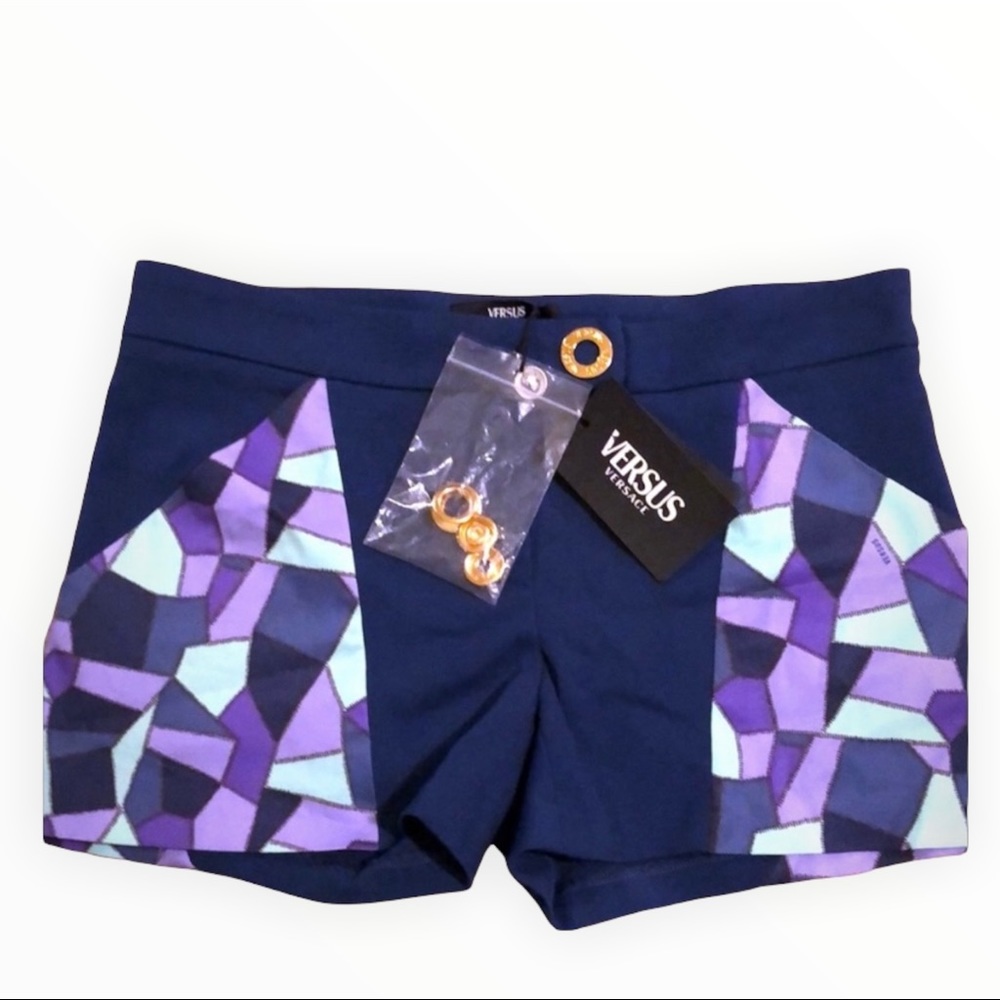 $9️⃣6️⃣Versace shorts🌟